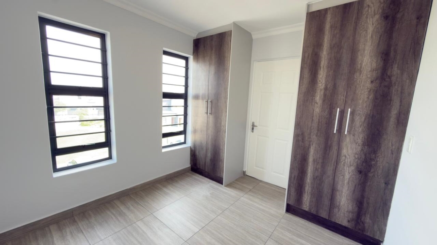 3 Bedroom Property for Sale in Parklands North Western Cape
